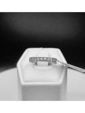 Ladies Eternity 18k white gold ring with 25 diamonds